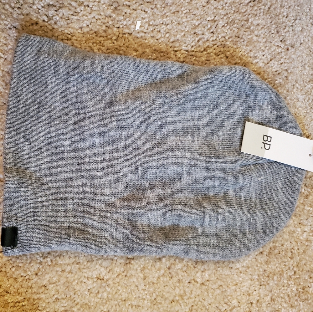 Grey beanie